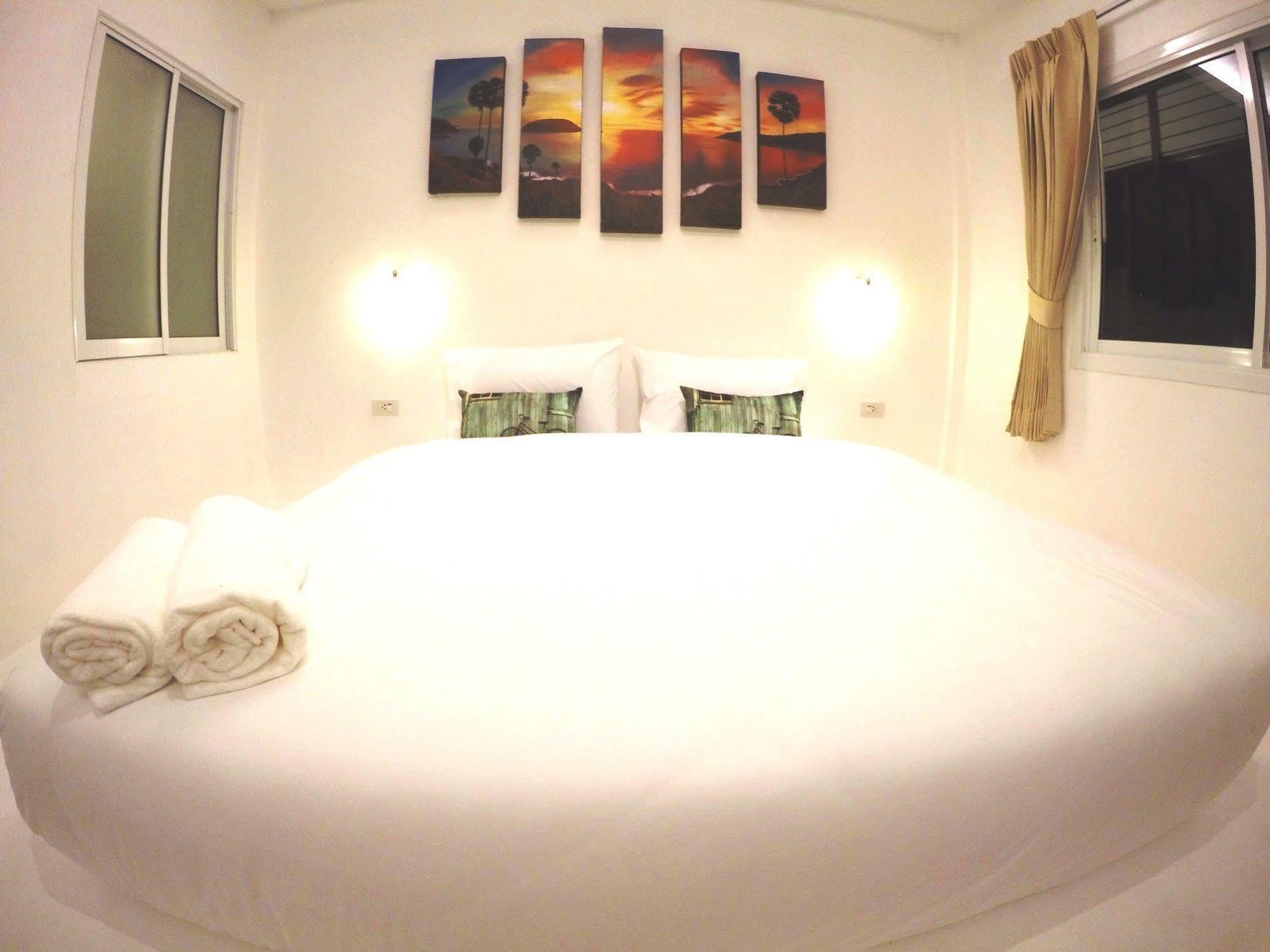 Hotell At We