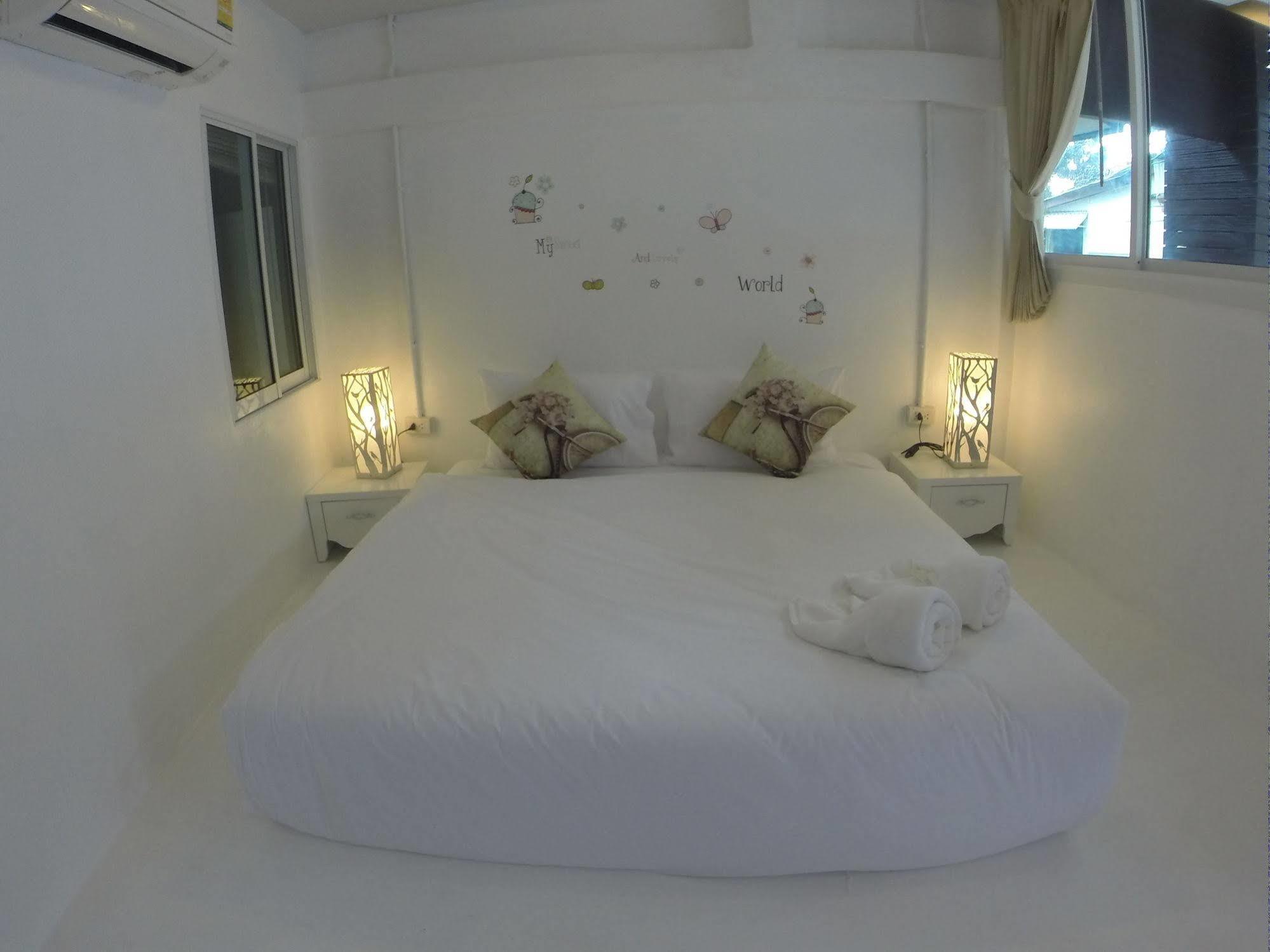 Hotell At We