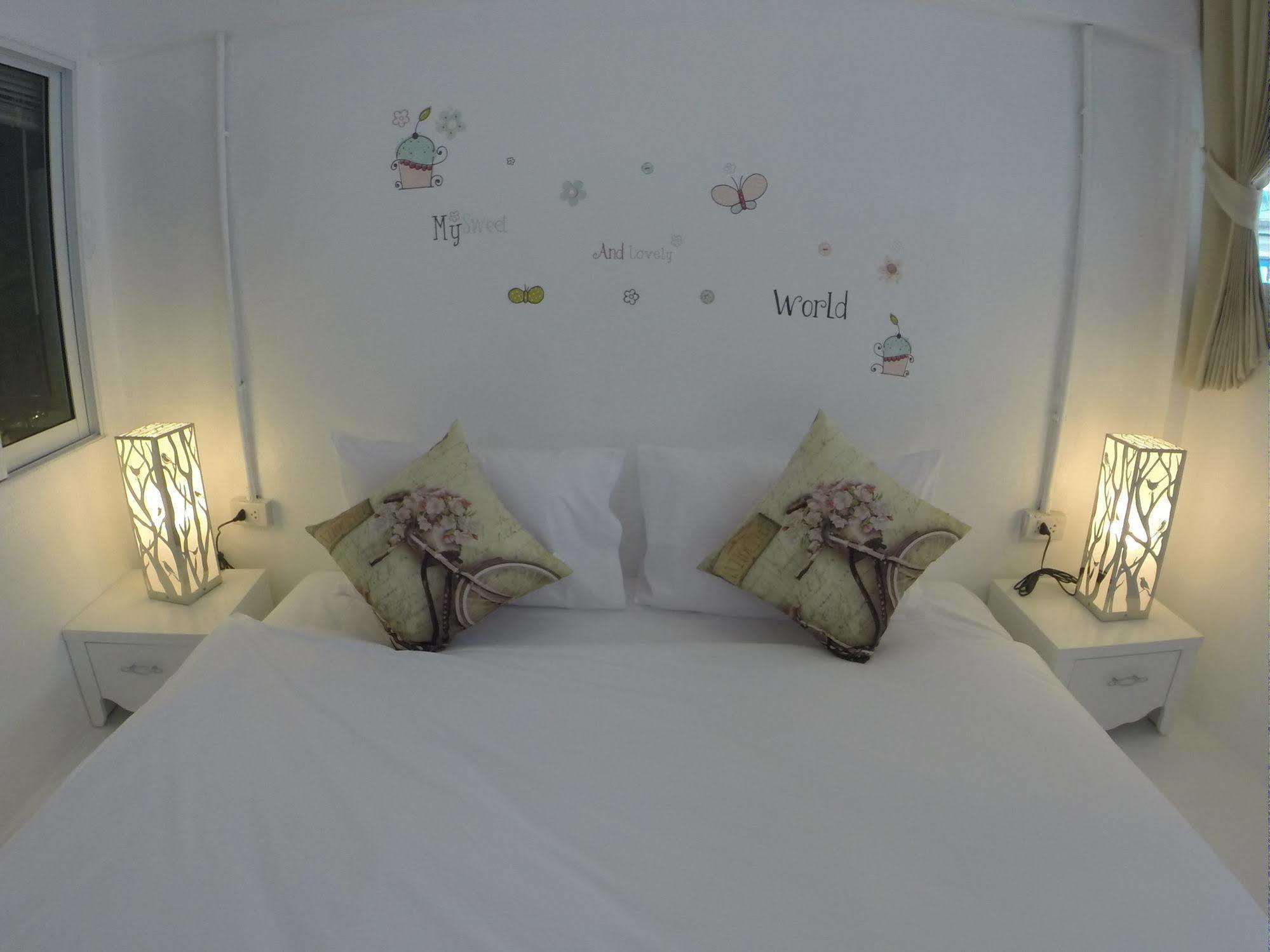 Hotell At We