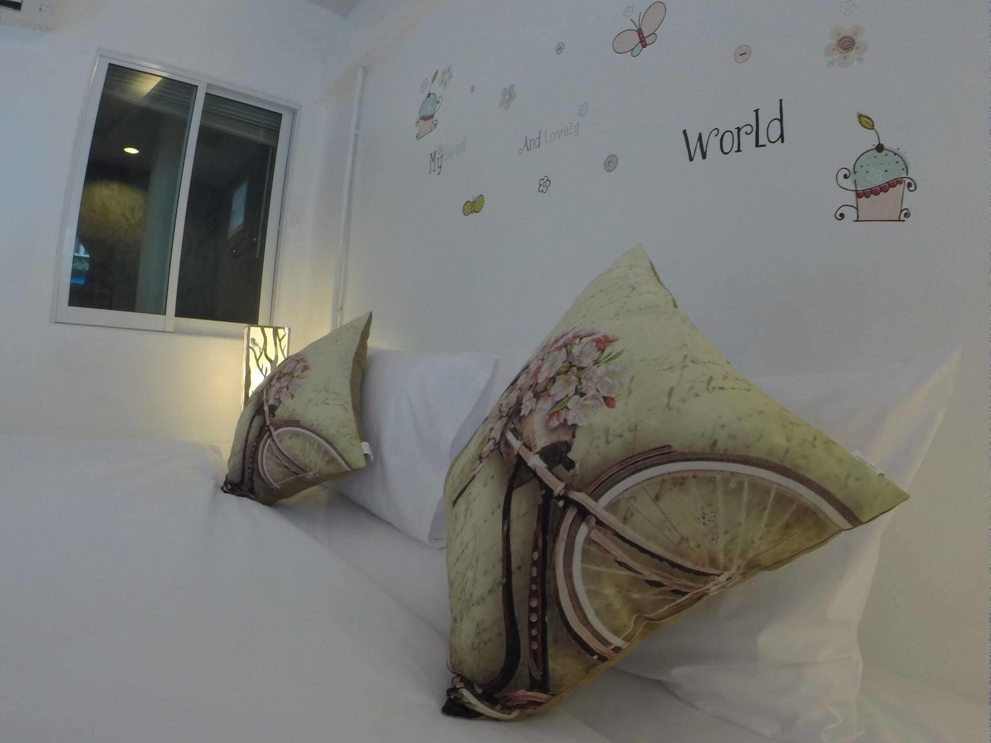 At We Hotell Patong