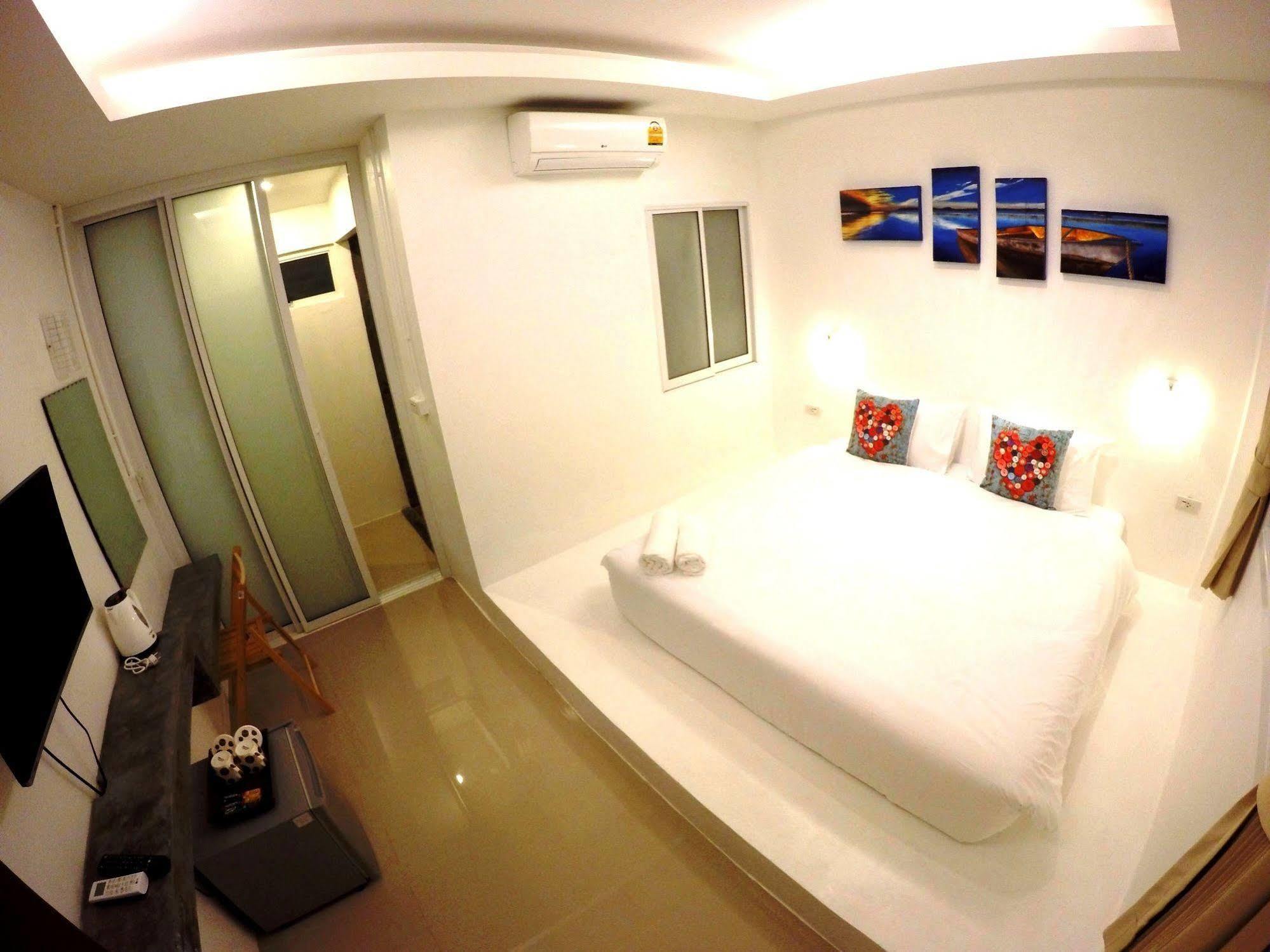 Hotell At We Patong