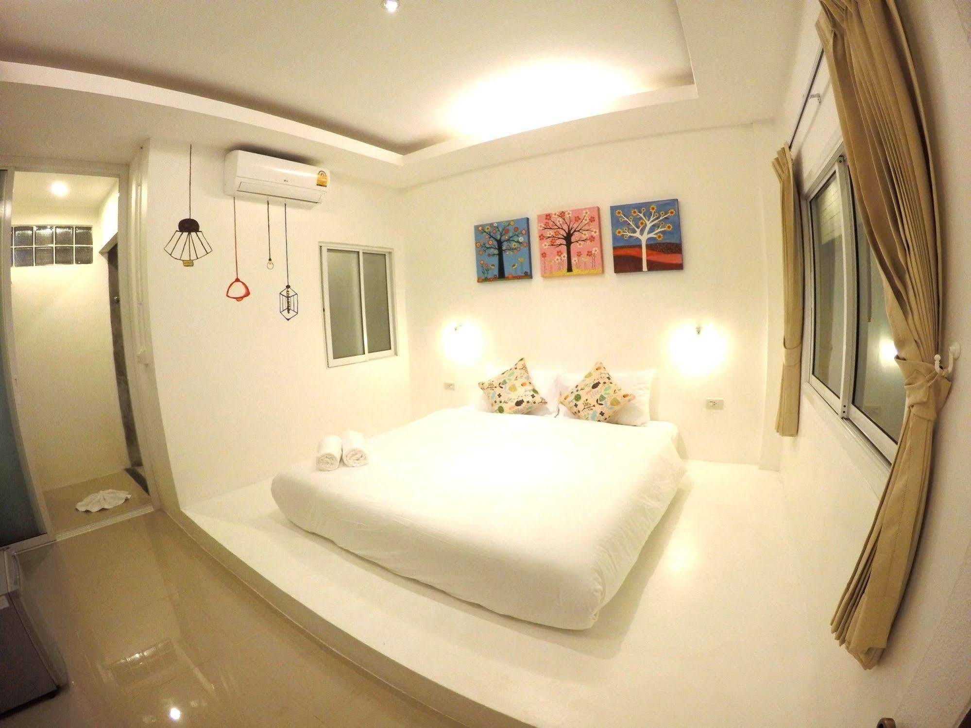 At We Hotell