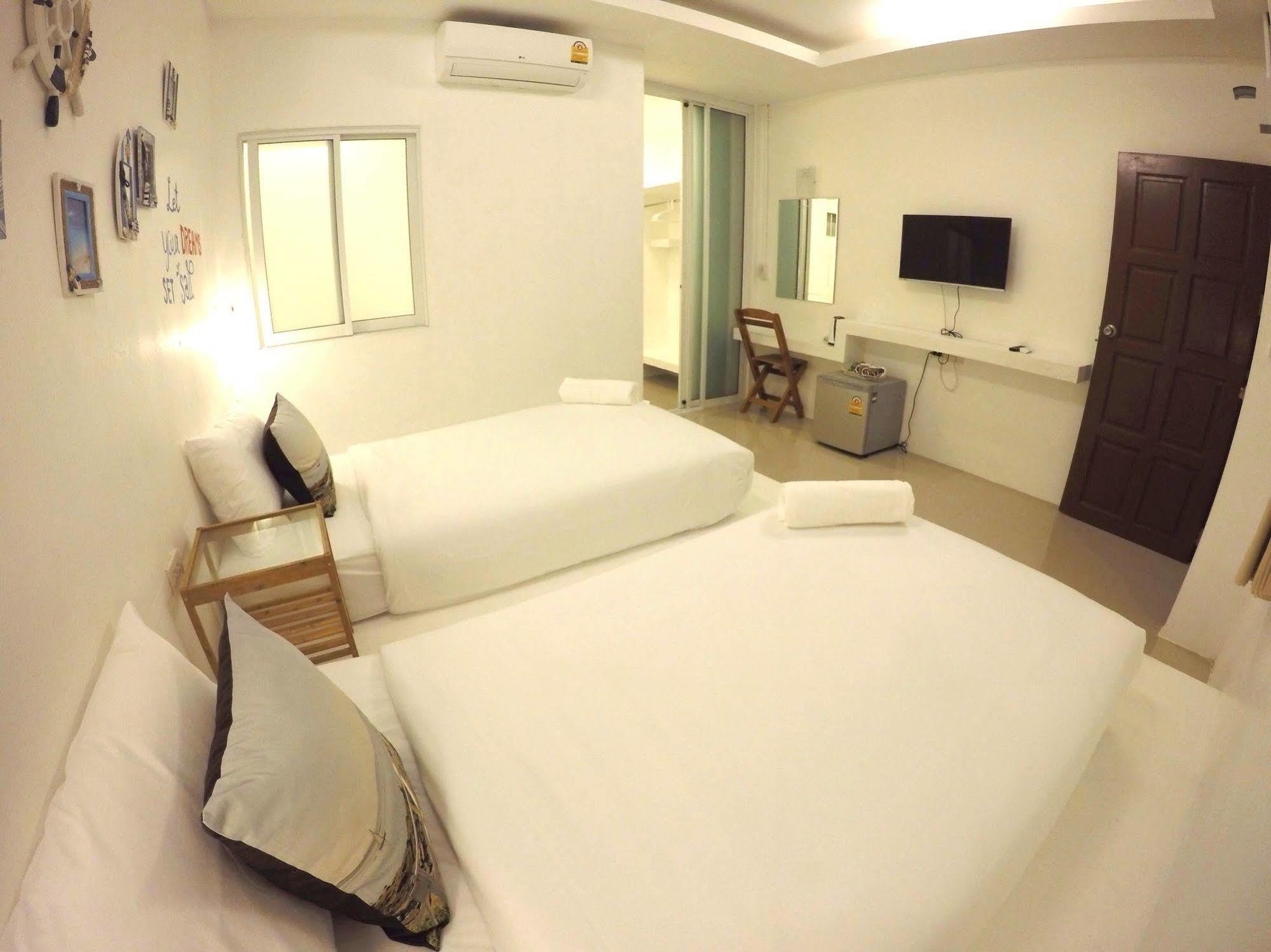 At We Hotell Patong